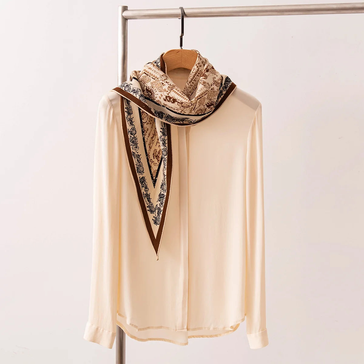 Carriage Print Wool Scarf